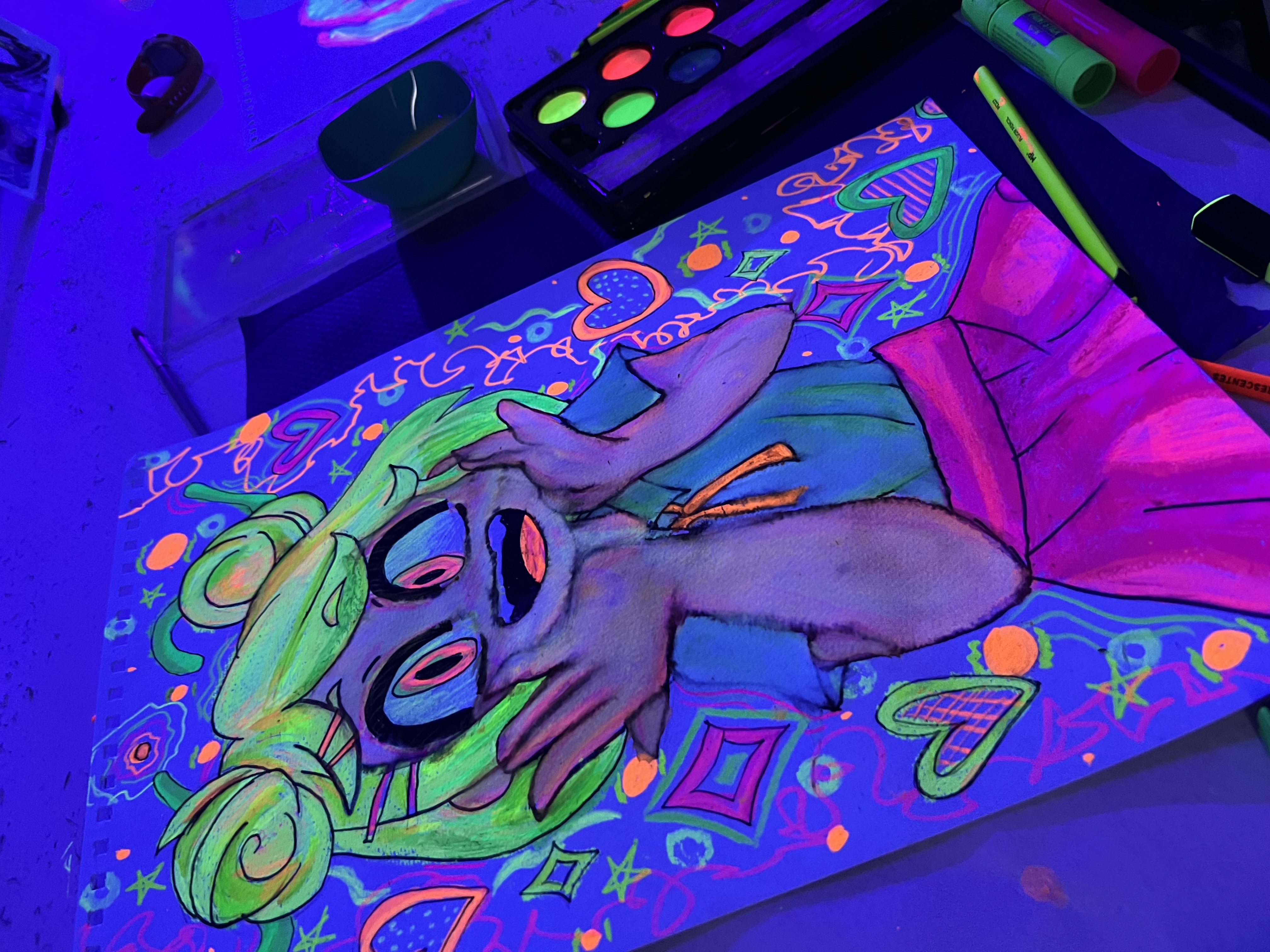 Ilustración realizada con pintura neón